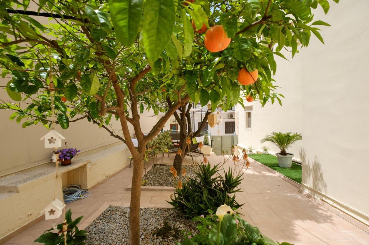 Home With Courtyard In Beating Heart Of Old Town! Khania Eksteriør bilde
