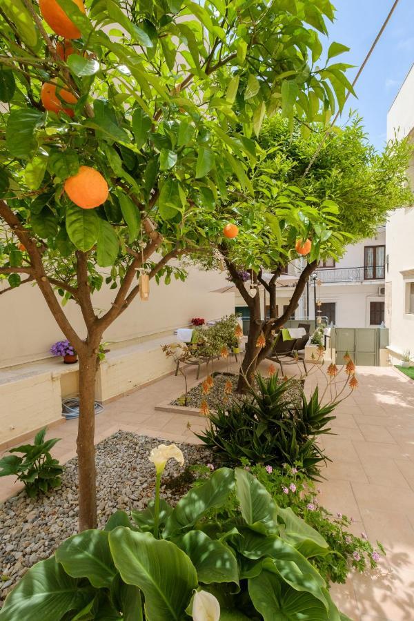 Home With Courtyard In Beating Heart Of Old Town! Khania Eksteriør bilde