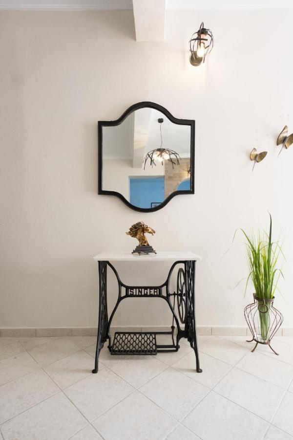 Home With Courtyard In Beating Heart Of Old Town! Khania Eksteriør bilde