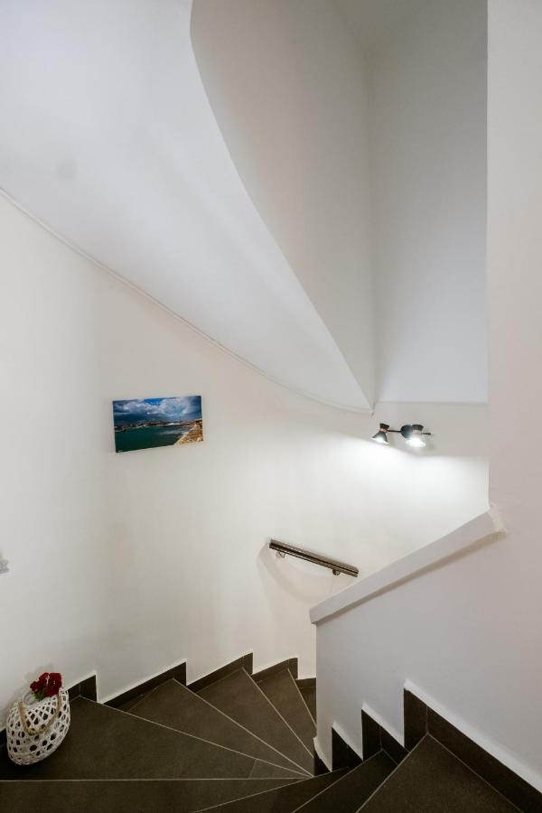 Home With Courtyard In Beating Heart Of Old Town! Khania Eksteriør bilde